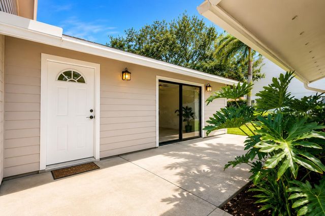 8074 SE River Lane, Stuart, FL 34997