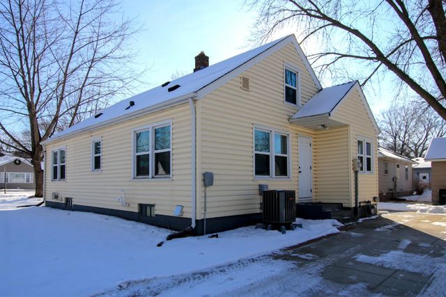 706 Lynn Road SW, Hutchinson, MN 55350