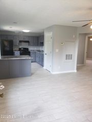 151 E Florence Ave, 201, Louisville, KY 40214