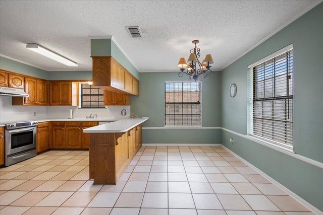 1910 Inglewood St, Henderson, TX 75654
