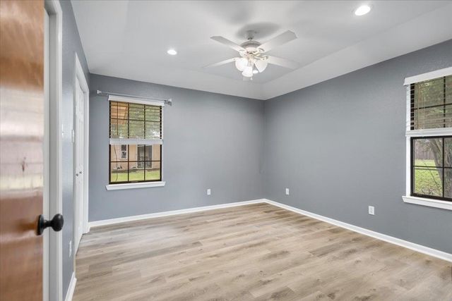 1910 Inglewood St, Henderson, TX 75654