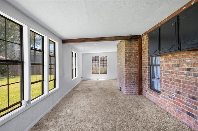 1910 Inglewood St, Henderson, TX 75654
