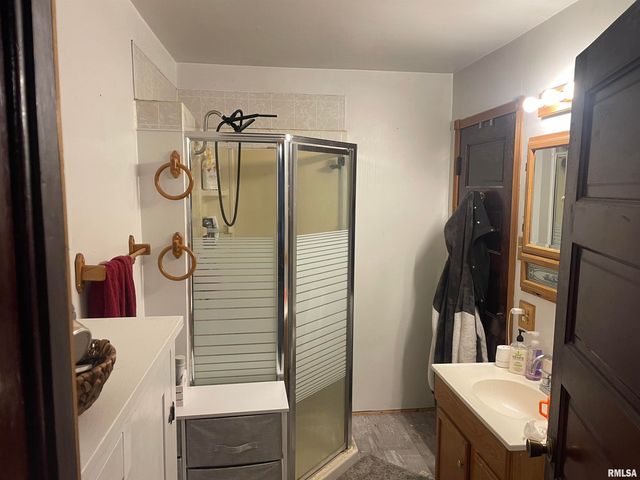 88 20TH Avenue North, Clinton, IA 52732