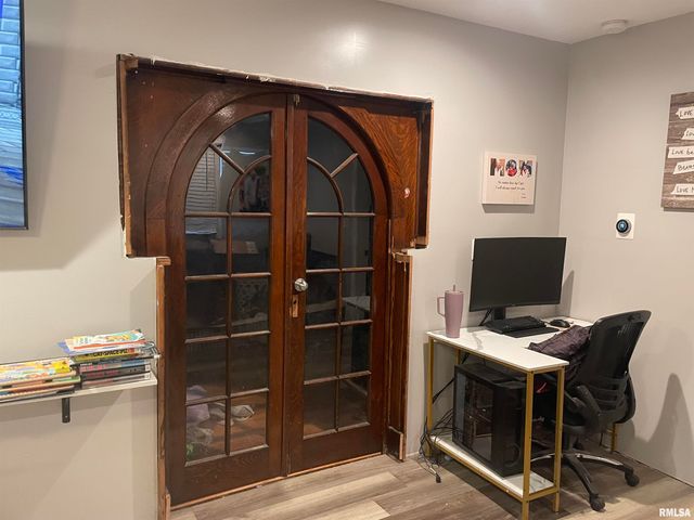 88 20TH Avenue North, Clinton, IA 52732