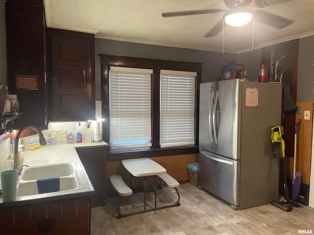 88 20TH Avenue North, Clinton, IA 52732