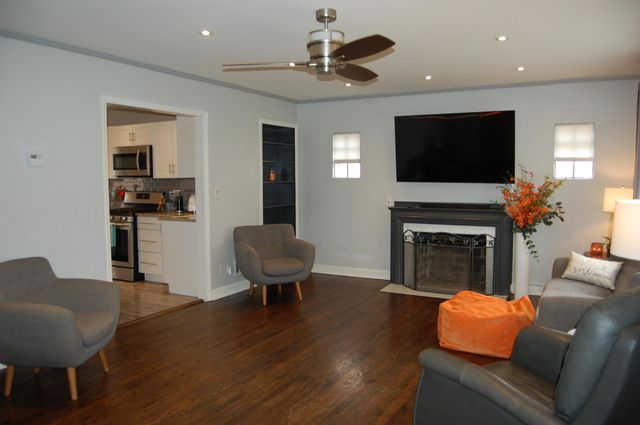 7427 Olcott Avenue, Hammond, IN 46323