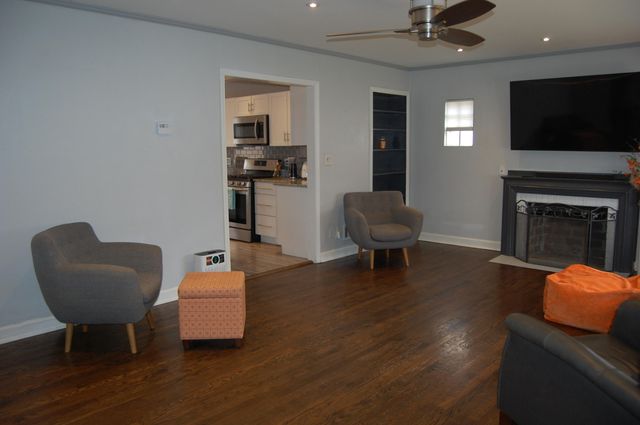 7427 Olcott Avenue, Hammond, IN 46323