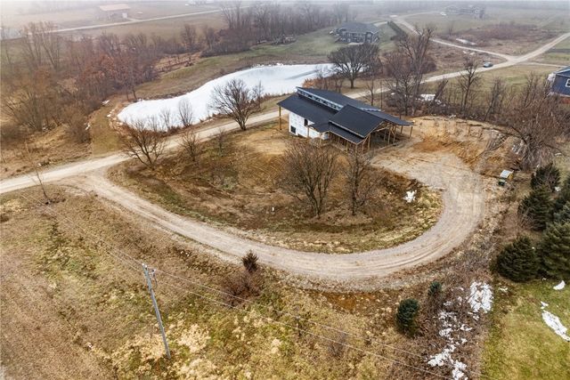 6115 32nd Ave, Shellsburg, IA 52332