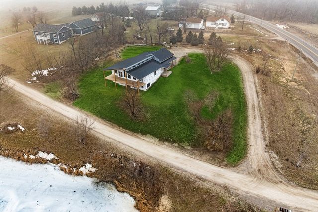 6115 32nd Ave, Shellsburg, IA 52332