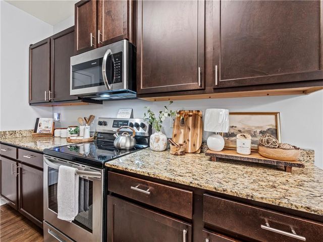 3271 Heatherwood Drive, Gainesville, GA 30507