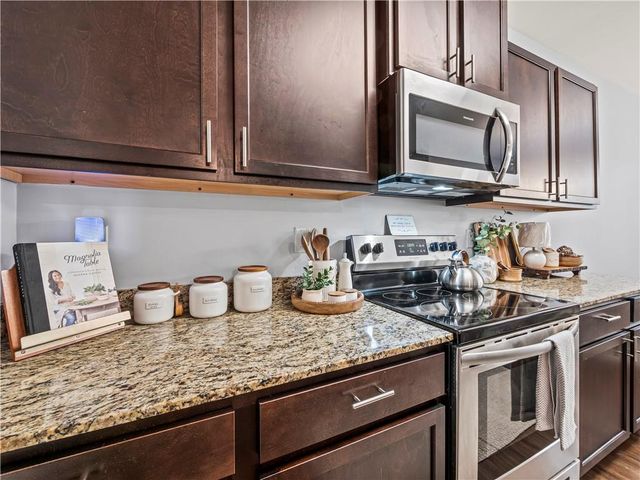 3271 Heatherwood Drive, Gainesville, GA 30507