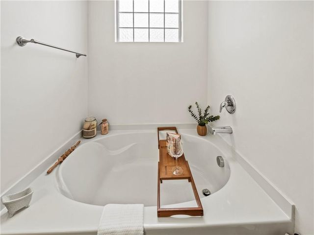 3271 Heatherwood Drive, Gainesville, GA 30507