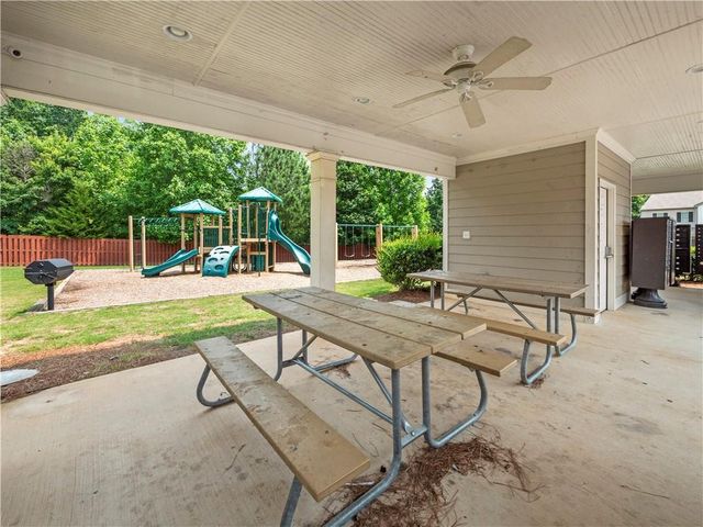 3271 Heatherwood Drive, Gainesville, GA 30507