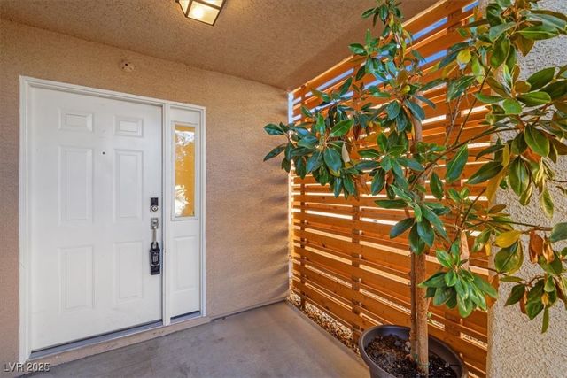 8009 Celebreeze Court, Las Vegas, NV 89145