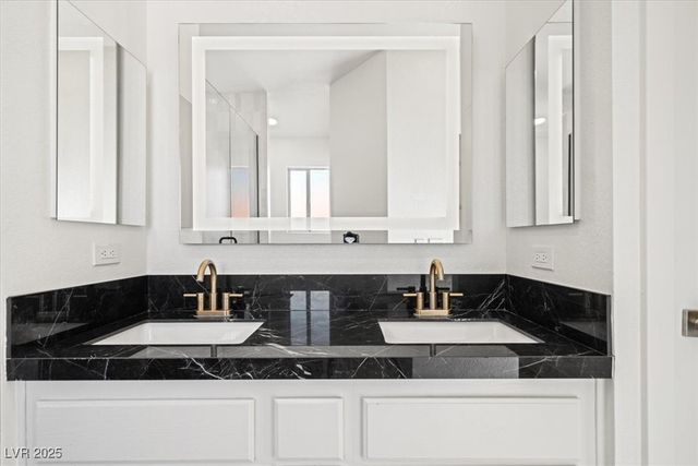 8009 Celebreeze Court, Las Vegas, NV 89145