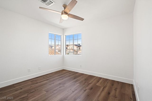 8009 Celebreeze Court, Las Vegas, NV 89145