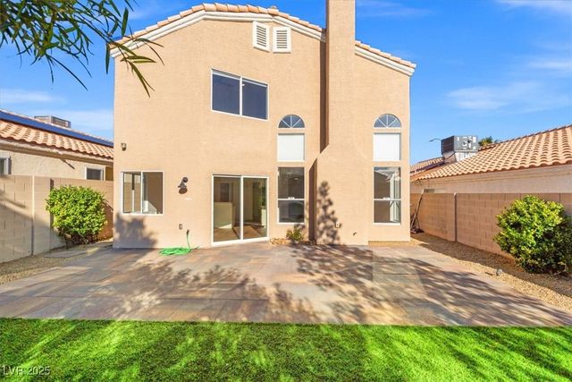 8009 Celebreeze Court, Las Vegas, NV 89145