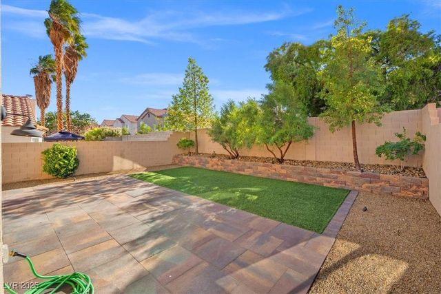 8009 Celebreeze Court, Las Vegas, NV 89145