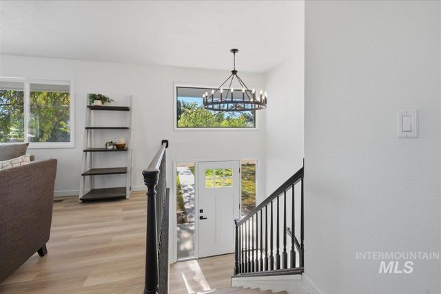 816 W Greenhurst Rd, Nampa, ID 83686