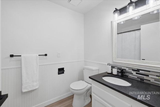 816 W Greenhurst Rd, Nampa, ID 83686