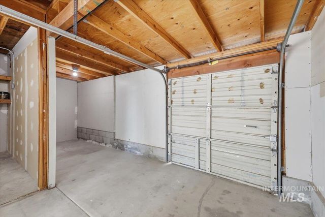 816 W Greenhurst Rd, Nampa, ID 83686