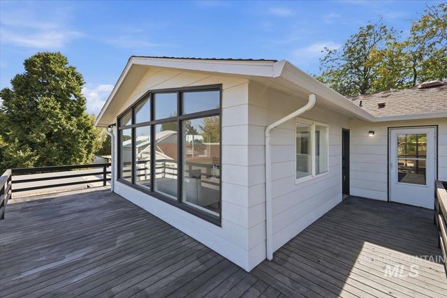 816 W Greenhurst Rd, Nampa, ID 83686