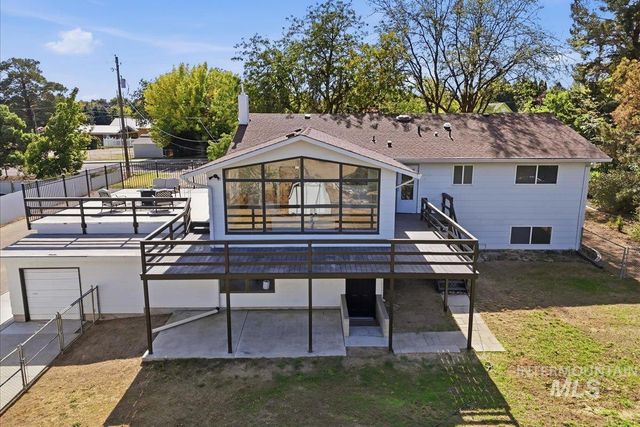816 W Greenhurst Rd, Nampa, ID 83686