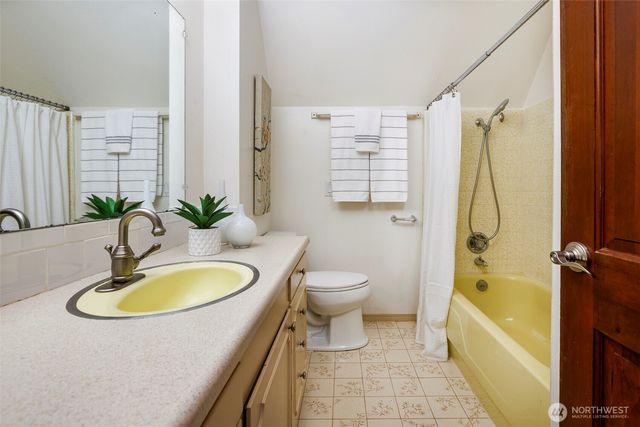 23200 19th Avenue SE, Bothell, WA 98021