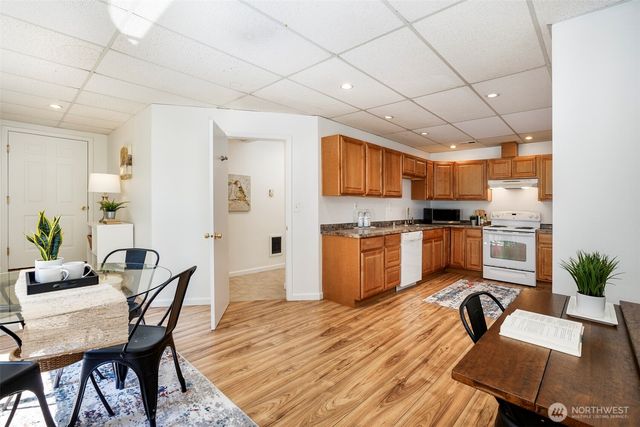 23200 19th Avenue SE, Bothell, WA 98021