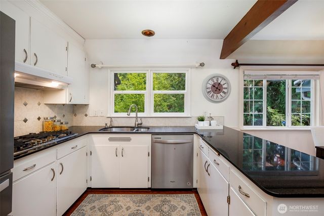 23200 19th Avenue SE, Bothell, WA 98021