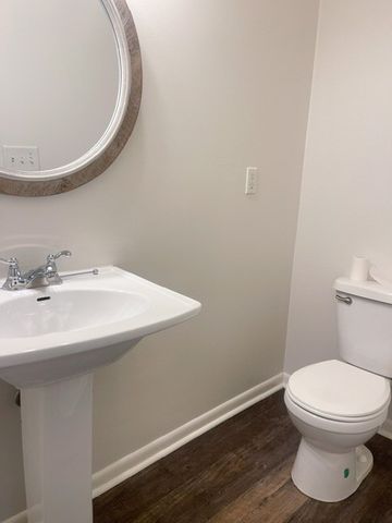1102 N High St, Winchester, TN 37398
