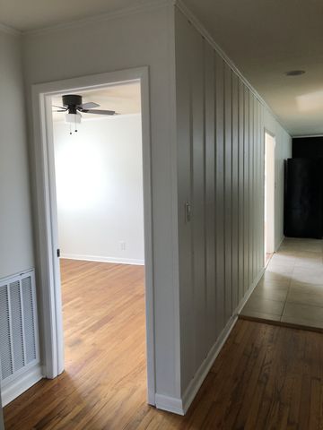 1102 N High St, Winchester, TN 37398