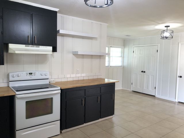 1102 N High St, Winchester, TN 37398