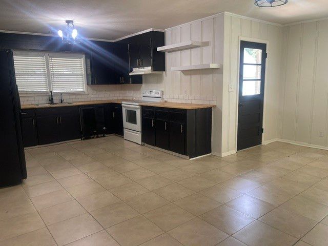 1102 N High St, Winchester, TN 37398