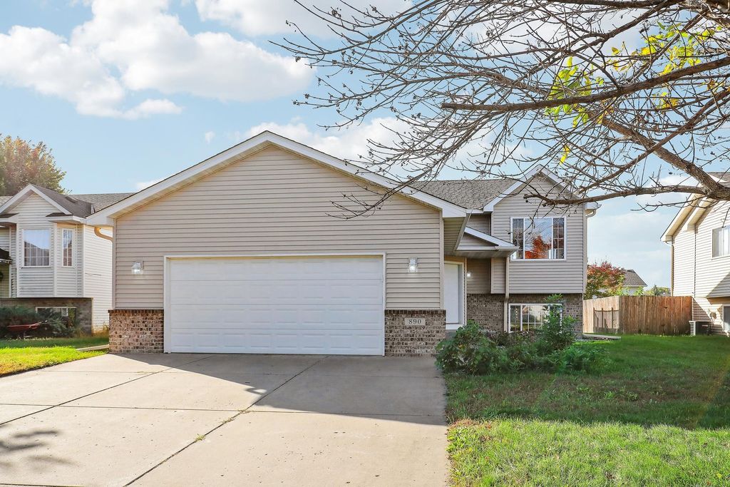 890 Newport Avenue, Shakopee, MN 55379 — exterior