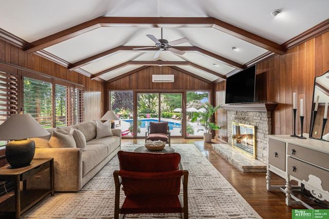 652 N 66 Street, Omaha, NE 68132