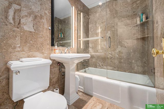 652 N 66 Street, Omaha, NE 68132