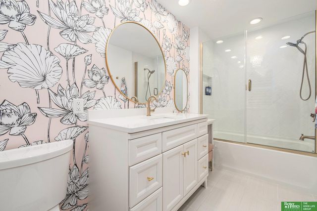 652 N 66 Street, Omaha, NE 68132