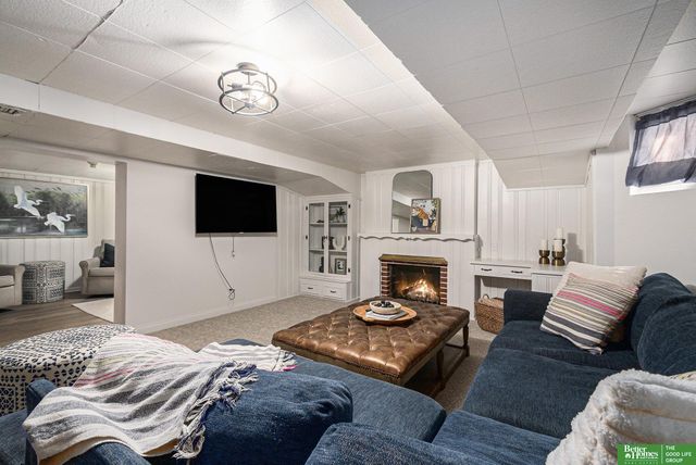 652 N 66 Street, Omaha, NE 68132