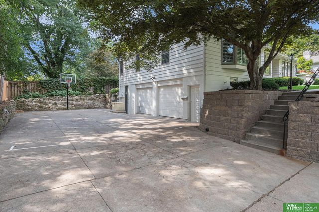 652 N 66 Street, Omaha, NE 68132