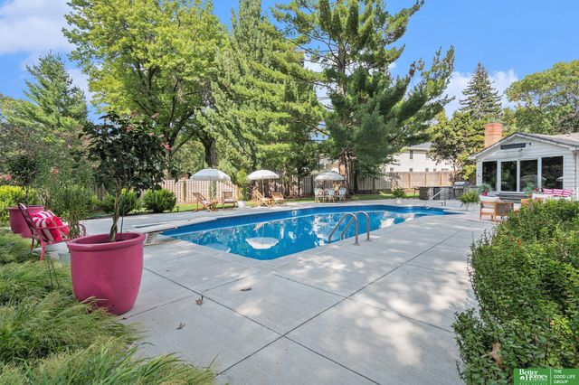 652 N 66 Street, Omaha, NE 68132