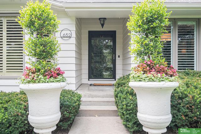 652 N 66 Street, Omaha, NE 68132