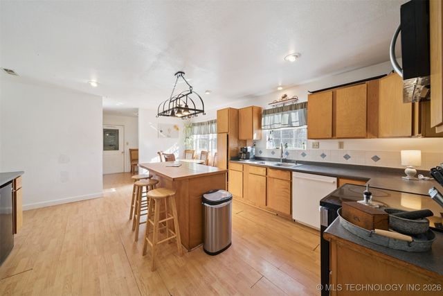 442156 E 367 Road, Big Cabin, OK 74332