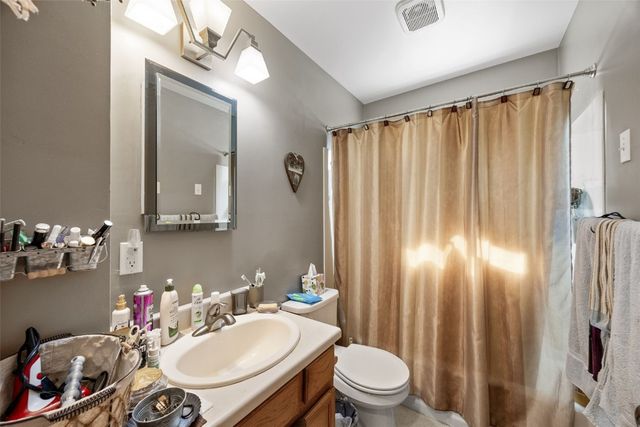 1611 Hollywood Boulevard NE, Cedar Rapids, IA 52402