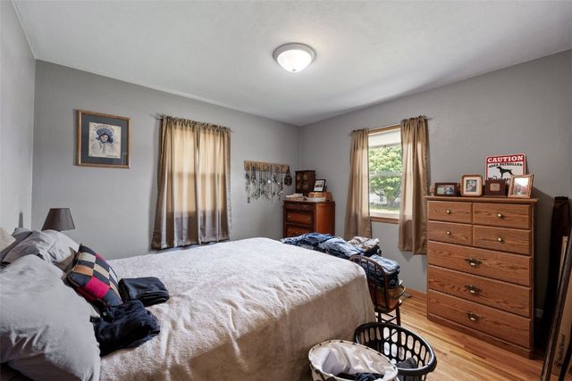 1611 Hollywood Boulevard NE, Cedar Rapids, IA 52402