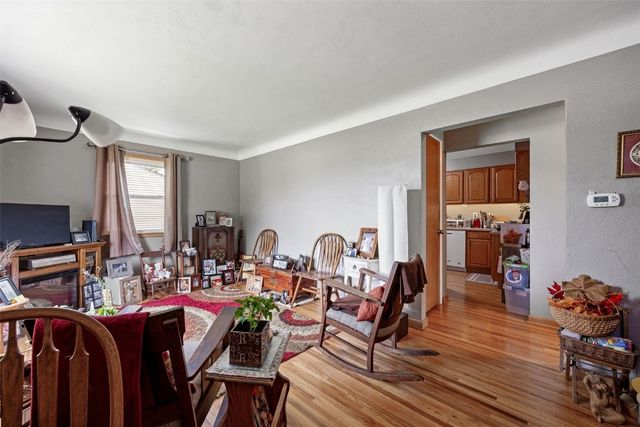 1611 Hollywood Boulevard NE, Cedar Rapids, IA 52402