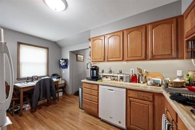 1611 Hollywood Boulevard NE, Cedar Rapids, IA 52402