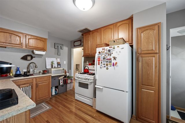 1611 Hollywood Boulevard NE, Cedar Rapids, IA 52402