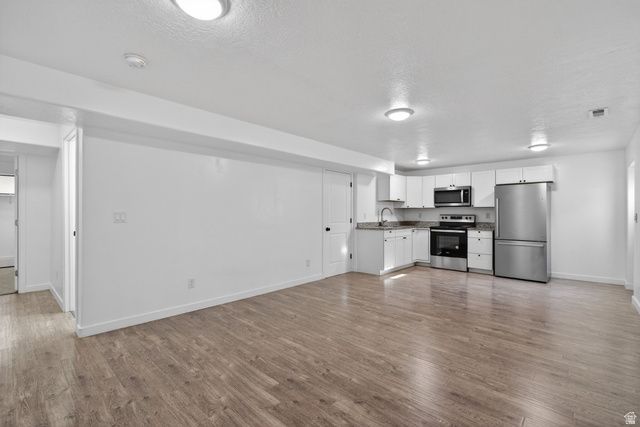 8703 W BECKVILLE DR, Magna, UT 84044