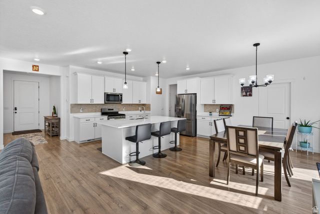 8703 W BECKVILLE DR, Magna, UT 84044